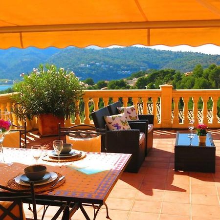 Apartamento en el Puerto de Sóller con gran terraza privada y vistas al mar. Piscina comunitaria. Localizado en un zona tranquila y muy soleada. Wifi gratis disponible. Parking. Port de Sóller Exterior foto