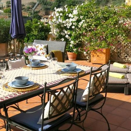 Apartamento en el Puerto de Sóller con gran terraza privada y vistas al mar. Piscina comunitaria. Localizado en un zona tranquila y muy soleada. Wifi gratis disponible. Parking. Port de Sóller Exterior foto