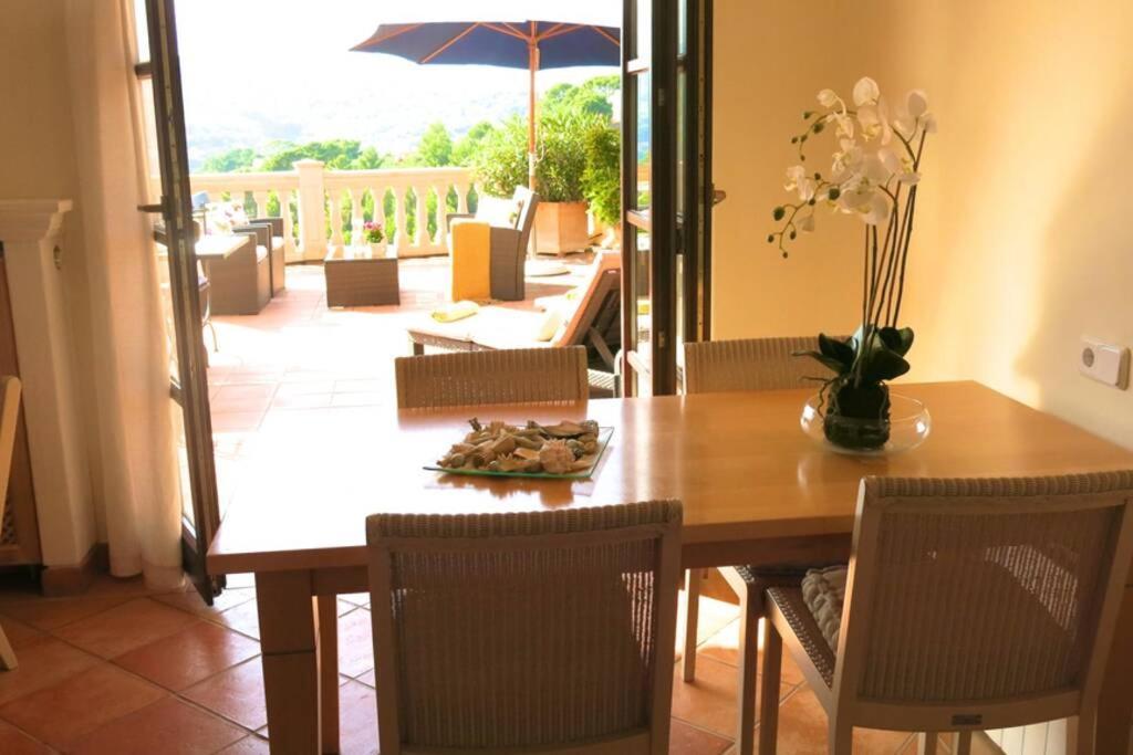 Apartamento en el Puerto de Sóller con gran terraza privada y vistas al mar. Piscina comunitaria. Localizado en un zona tranquila y muy soleada. Wifi gratis disponible. Parking. Port de Sóller Exterior foto