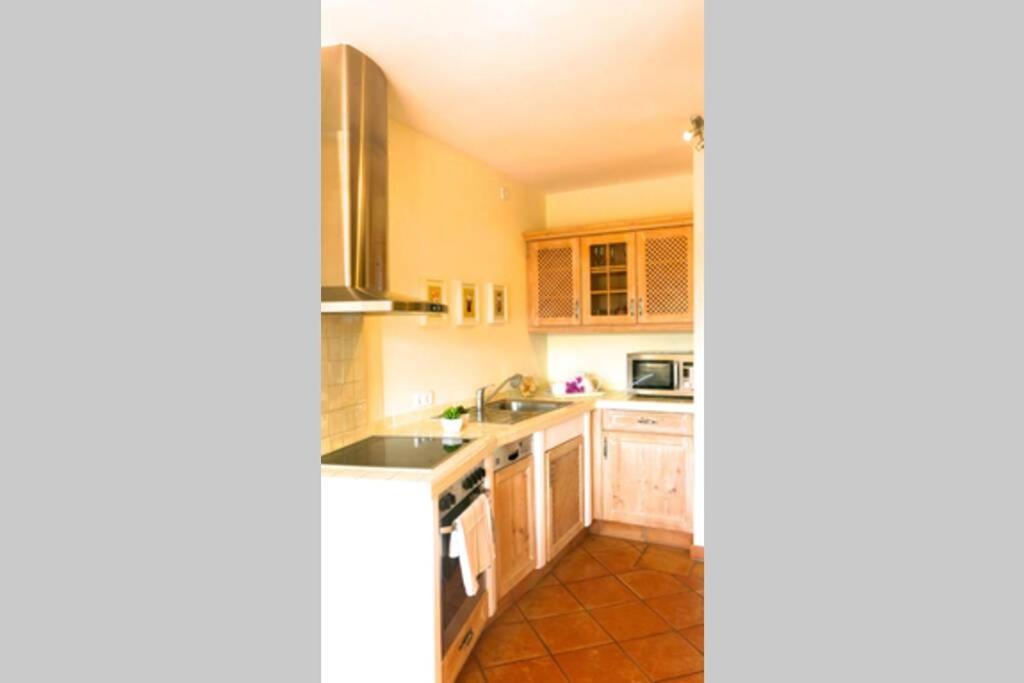 Apartamento en el Puerto de Sóller con gran terraza privada y vistas al mar. Piscina comunitaria. Localizado en un zona tranquila y muy soleada. Wifi gratis disponible. Parking. Port de Sóller Exterior foto