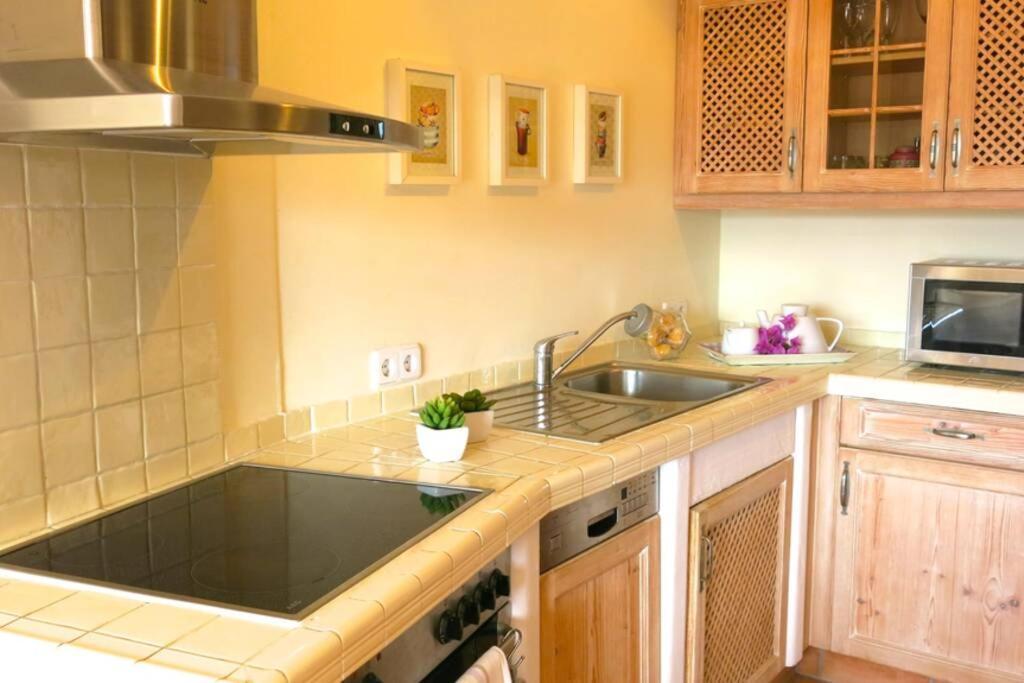 Apartamento en el Puerto de Sóller con gran terraza privada y vistas al mar. Piscina comunitaria. Localizado en un zona tranquila y muy soleada. Wifi gratis disponible. Parking. Port de Sóller Exterior foto